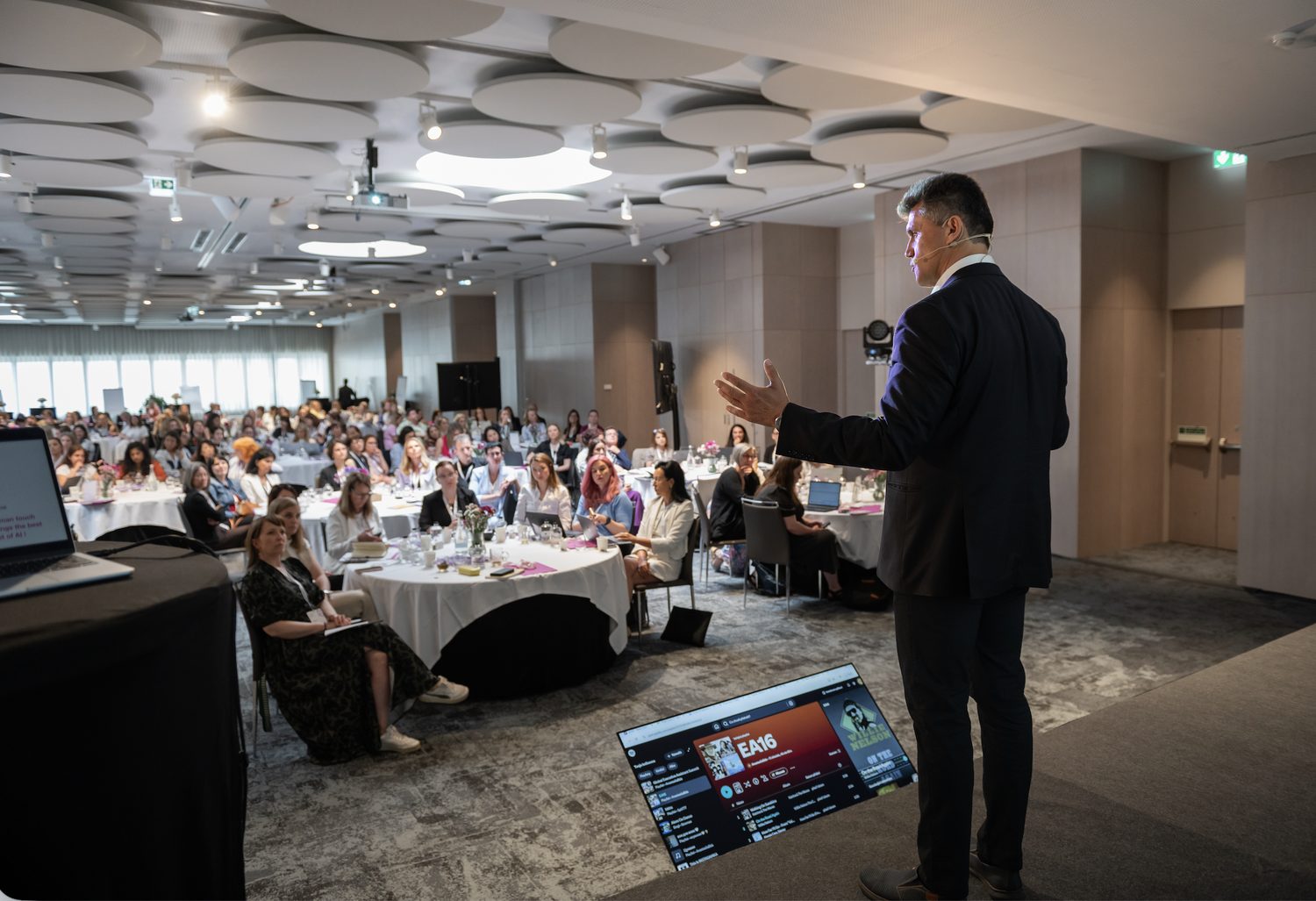 Peter Ivanov delivering an AI leadership keynote